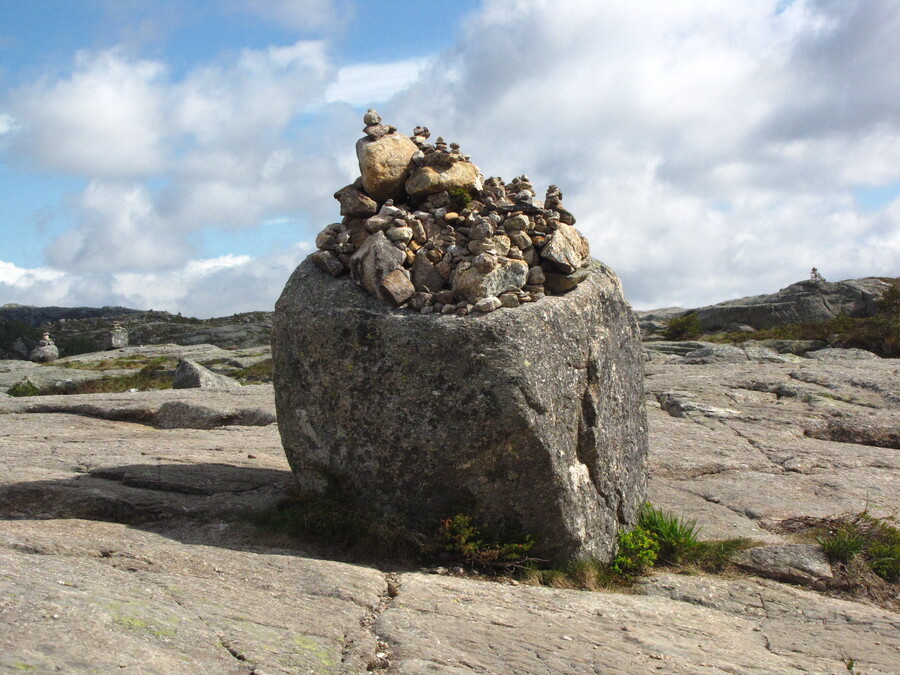 Towards Pulpit Rock