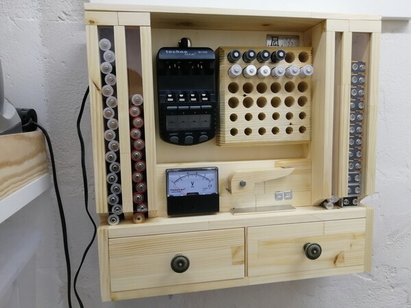 Battery Dispenser Battery Dispenser